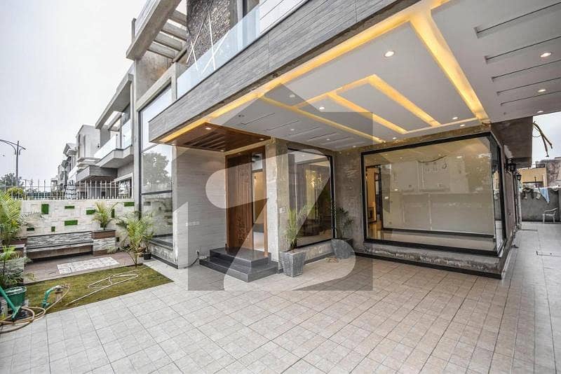 10 Marla Modern Design House Available For Rent in Eden Avenue