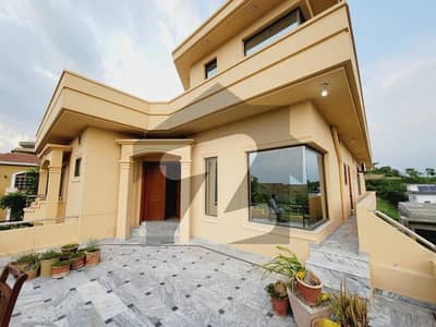 Luxurious Furnished Kanal House For Rent