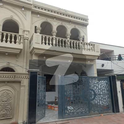 خان ویلیج ملتان میں 4 کمروں کا 6 مرلہ مکان 2.1 کروڑ میں برائے فروخت۔