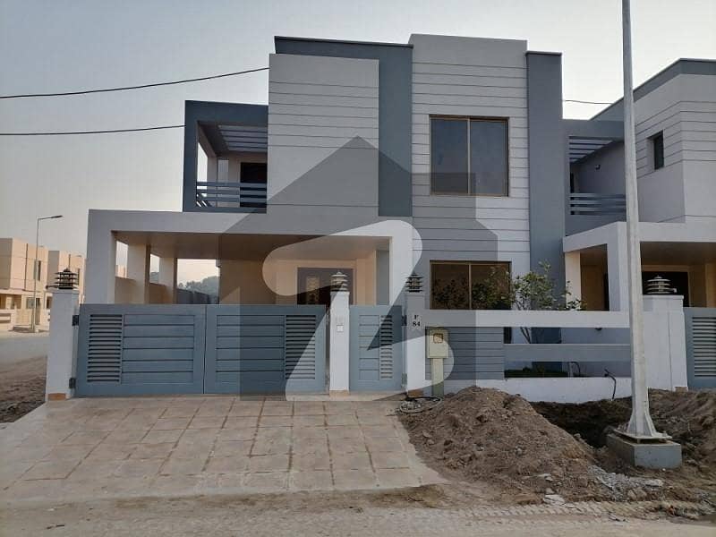 9 Marla House In Central DHA Villas For Rent