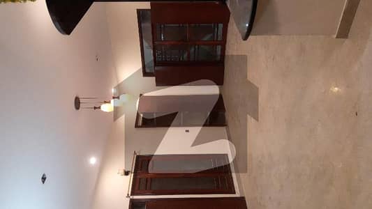 3 Bed DD 240 Sq Yd Well Maintained Portion In Gulistan E Jauhar