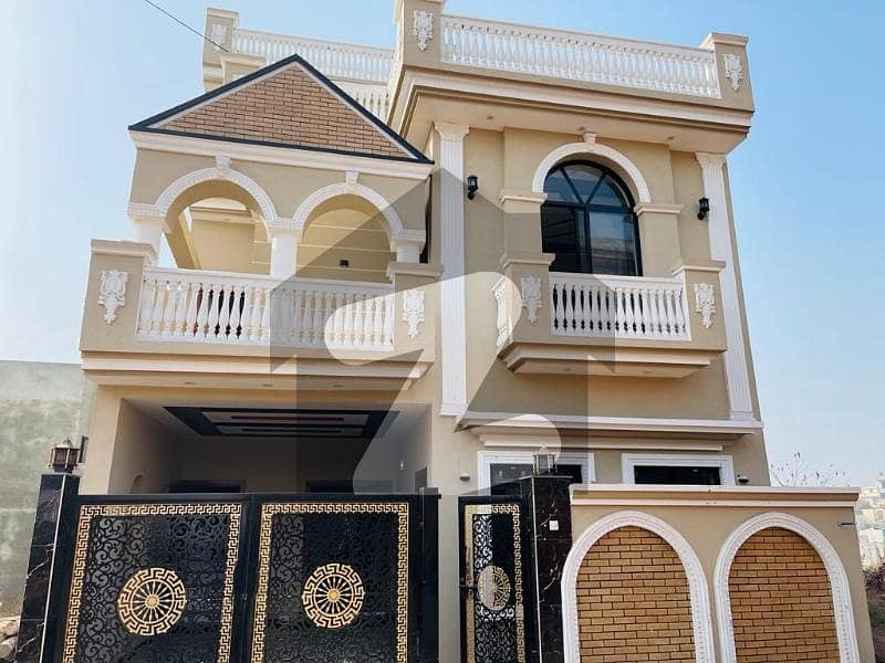 بنی گالہ اسلام آباد میں 4 کمروں کا 6 مرلہ مکان 2.5 کروڑ میں برائے فروخت۔