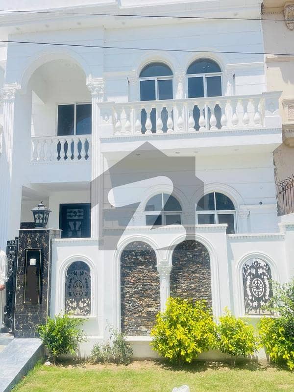 10 Marla Modern Designed Luxurious House For Rent At Prime Location