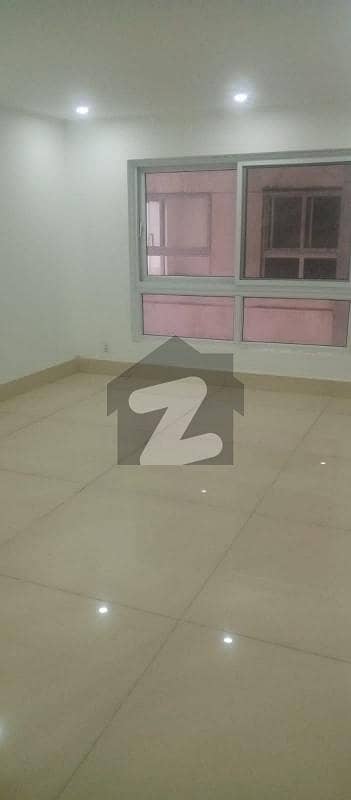 کلفٹن ۔ بلاک 7 کلفٹن,کراچی میں 8 کمروں کا 1 کنال فلیٹ 3.0 لاکھ میں کرایہ پر دستیاب ہے۔