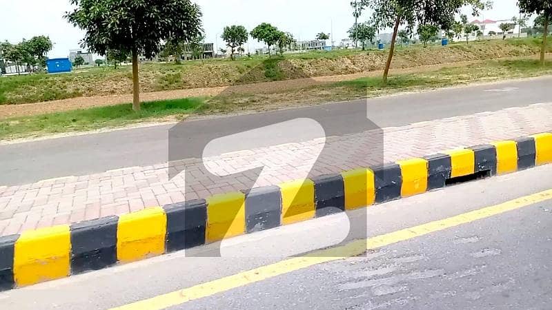 ڈی ایچ اے فیز9 پریزم - بلاک آر ڈی ایچ اے فیز9 پریزم,ڈی ایچ اے ڈیفینس,لاہور میں 7 مرلہ رہائشی پلاٹ 1.05 کروڑ میں برائے فروخت۔