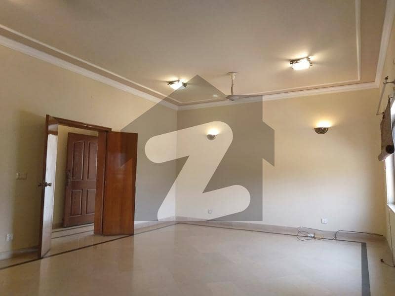 PRIME LOCTION ONE KANAL UPPER PORTION AVAILABLE FOR RENT IN DHA PHASE 4