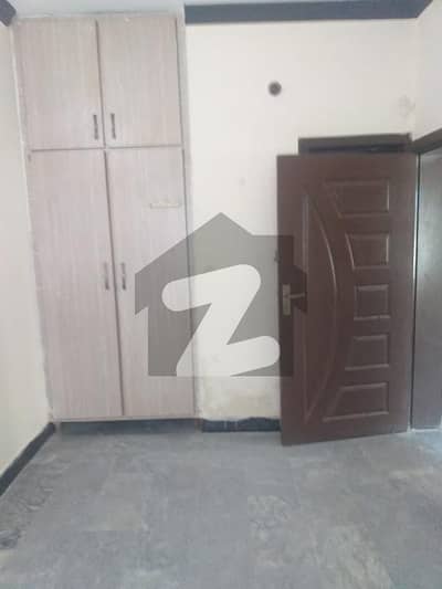 میسرائل روڈ راولپنڈی میں 3 کمروں کا 5 مرلہ مکان 25.0 ہزار میں کرایہ پر دستیاب ہے۔