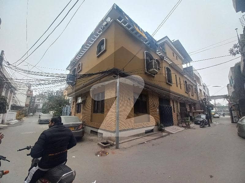 4.25 Marla Corner House Near Maenboleward Allama Iqbal Town Lahore With Basement