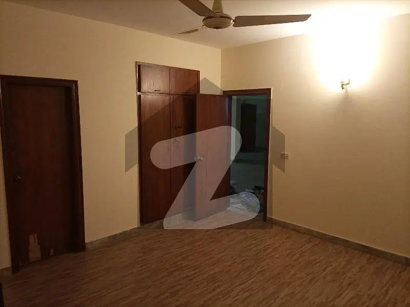 3 Bed Luxury Apartment Lounge Wooden Floor For Residential Commercial Purpose For Rent