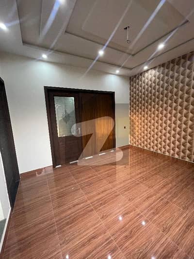 ستارہ پارک سٹی جڑانوالہ روڈ,فیصل آباد میں 3 کمروں کا 5 مرلہ مکان 1.85 کروڑ میں برائے فروخت۔