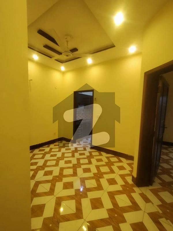 بحریہ آرچرڈ لاہور میں 3 کمروں کا 5 مرلہ مکان 42.0 ہزار میں کرایہ پر دستیاب ہے۔