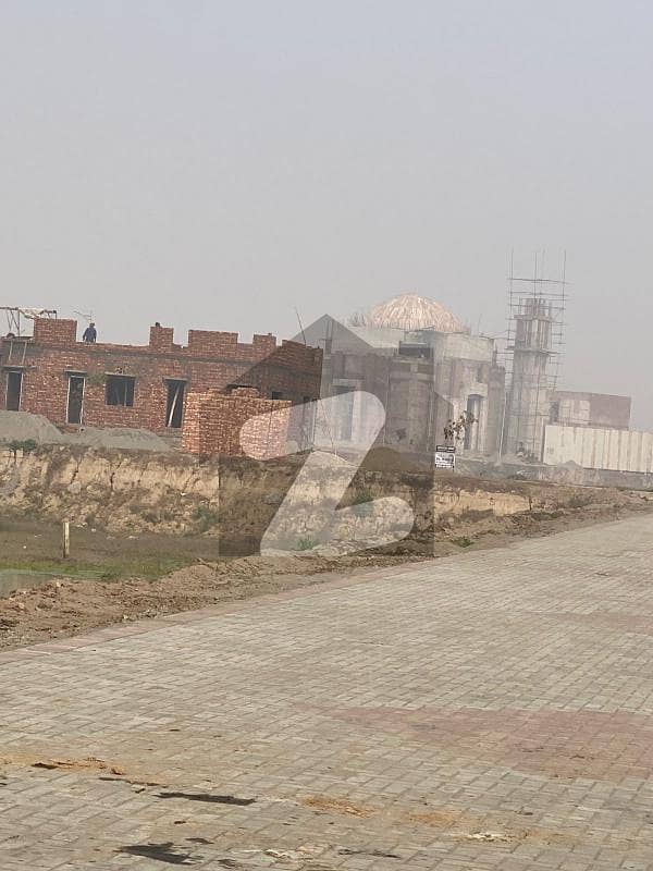 3 MARLA RESIDENTIAL PLOT FILE AVAILABLE ON INSTALLMENT IN NEW LAHORE CITY NEAT BAHRIA TOWN