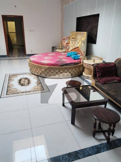 7.5 Marla Slightly Use House Opposite Emporium Mall Close To Canal Road Very Reasonable Price