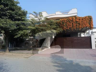 500 Sq Yard Separate Gate Luxury Upper Portion Available For Rent