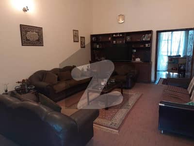 1 Kanal Old House For Sale