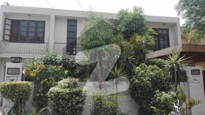 ماڈل ٹاؤن لاہور میں 4 کمروں کا 1 کنال مکان 11.5 کروڑ میں برائے فروخت۔