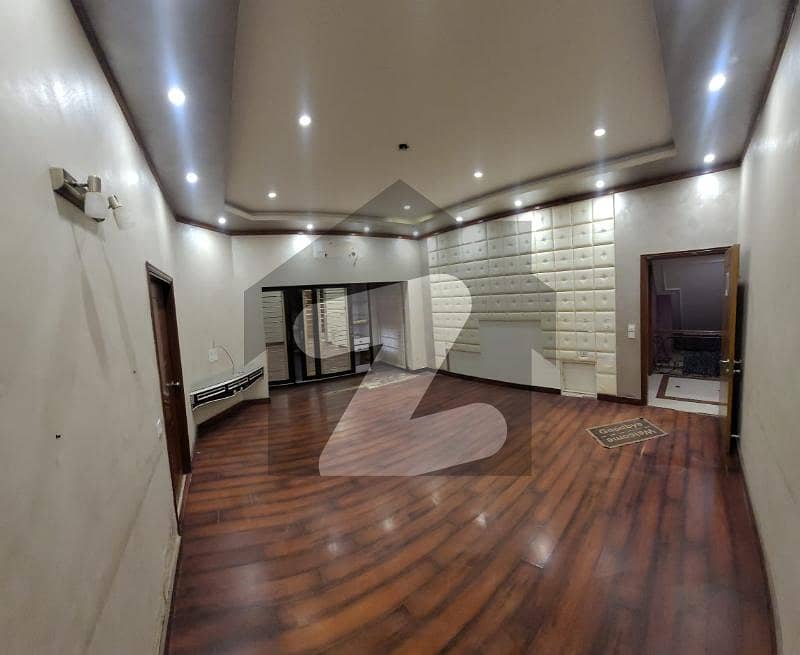 ناظم آباد 4 - بلاک بی ناظم آباد 4,ناظم آباد,کراچی میں 6 کمروں کا 17 مرلہ مکان 7.4 کروڑ میں برائے فروخت۔