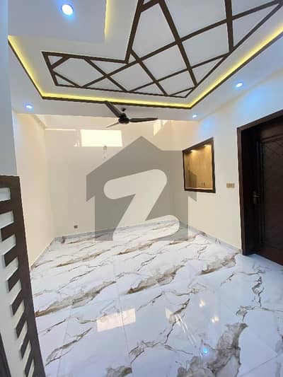 Sector F1 8 Marla House For Rent