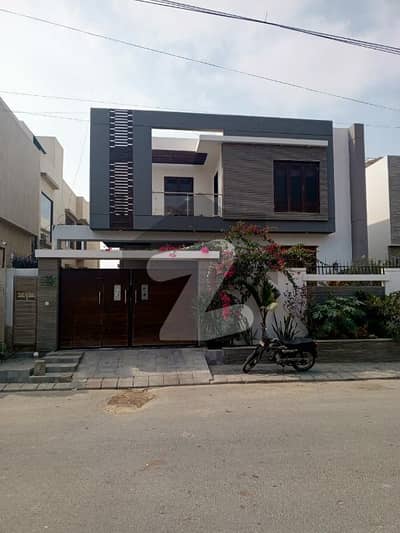 A Great Choice For A 4500 Square Feet House Available In DHA Phase 8
