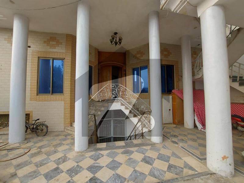 خیابانِ کالونی فیصل آباد میں 3 کمروں کا 18 مرلہ زیریں پورشن 70.0 ہزار میں کرایہ پر دستیاب ہے۔