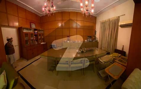 ڈی ایچ اے فیز 2 - بلاک کیو فیز 2,ڈیفنس (ڈی ایچ اے),لاہور میں 5 کمروں کا 1 کنال مکان 6.0 کروڑ میں برائے فروخت۔