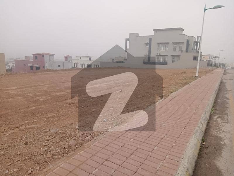SECTOR F2 10 MARLA CORNER PLOT FOR SALE WITH EXTRA LAND SOLID LAND SUN FACE