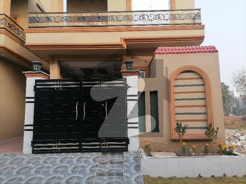 ایڈن بولیوارڈ ہاؤسنگ سکیم کالج روڈ,لاہور میں 3 کمروں کا 3 مرلہ مکان 1.5 کروڑ میں برائے فروخت۔