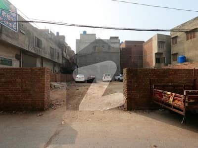 8 Kanal Commercial Plot Is Available For Sale In Gawalmandi Lahore