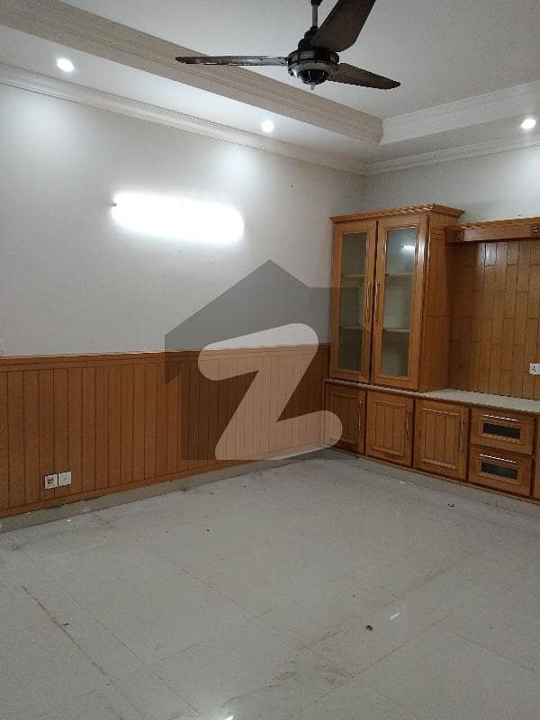 Centrally Located Upper Portion In G-13/3 Is Available For Rent