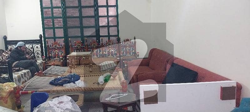 گُلدشت ٹاؤن لاہور میں 4 کمروں کا 11 مرلہ مکان 75.0 ہزار میں کرایہ پر دستیاب ہے۔