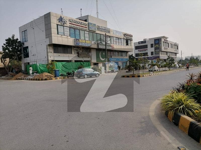 جناح ایونیو کراچی میں 4 کمروں کا 14 مرلہ مکان 8.5 کروڑ میں برائے فروخت۔