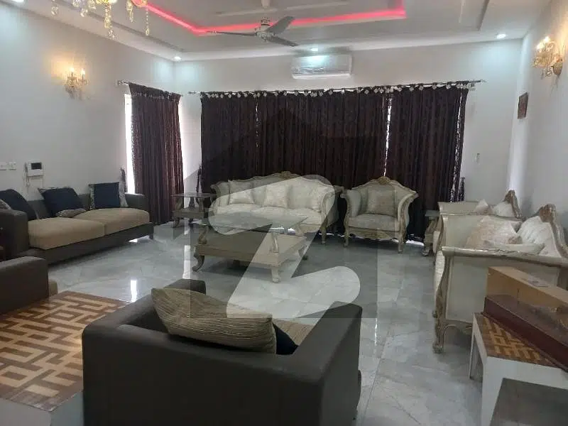 Reasonable Rent, 4 Kanal Luxury Farm House With Beautiful Lawns For Rent In Gulberg Islamabad