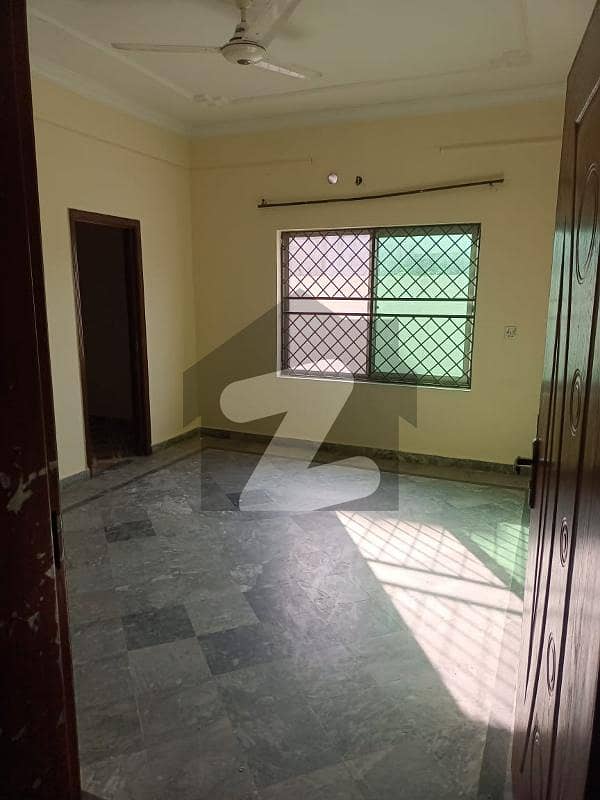 10 Marla second Portion avaiable for rent in M block