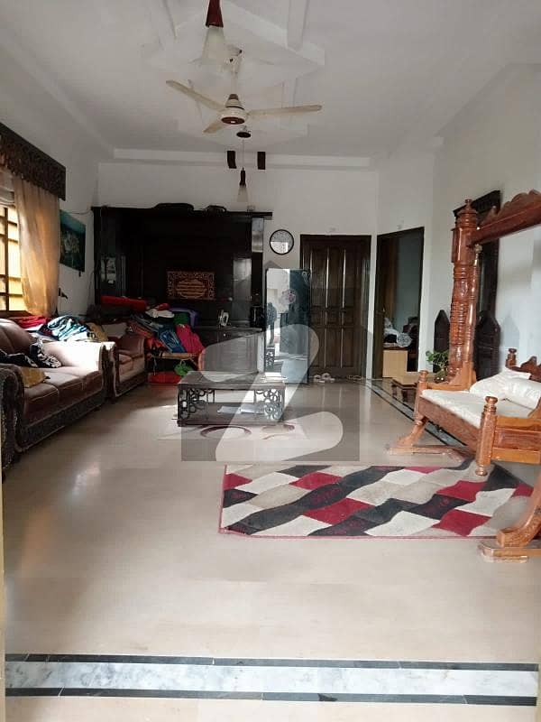 WELL MAINTAINED 
1800 Square Feet House For Sale Is Available In Gulistan-E-Jauhar - Block 14