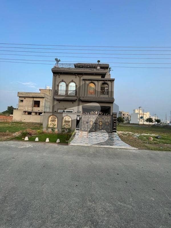 FACING PARK BRAND NEW 5 MARLA HOUSE FOR SALE CENTRAL PARK LAHORE