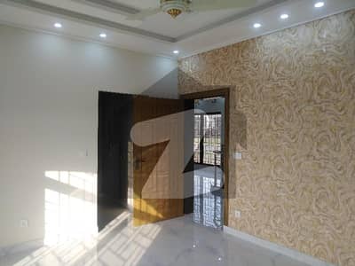 I-8/2 Lower Portion Sized 3200 Square Feet