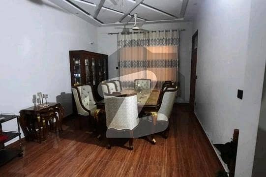 ایل ڈی اے ایوینیو ۔ بلاک بی ایل ڈی اے ایوینیو,لاہور میں 5 کمروں کا 10 مرلہ مکان 3.0 کروڑ میں برائے فروخت۔