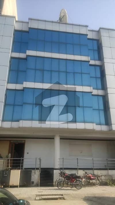 ایف ۔ 10 اسلام آباد میں 7 مرلہ عمارت 65.0 کروڑ میں برائے فروخت۔