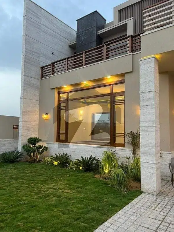 Luxurious Living House in DHA Phase 8, Karachi!