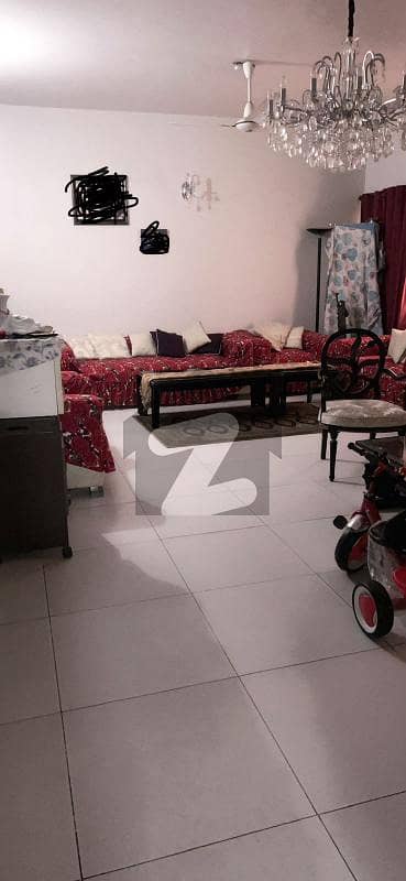 باتھ آئی لینڈ کراچی میں 3 کمروں کا 7 مرلہ فلیٹ 6.5 کروڑ میں برائے فروخت۔