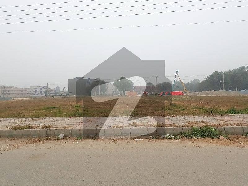 Get This Amazing Prime Location 8 Marla Commercial Plot Available In OPF Housing Scheme - Block D