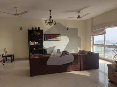 کریک وسٹا ڈی ایچ اے فیز 8,ڈی ایچ اے ڈیفینس,کراچی میں 4 کمروں کا 17 مرلہ فلیٹ 7.0 کروڑ میں برائے فروخت۔