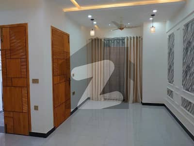 الرحمان گارڈن فیز 2 الرحمان گارڈن,لاہور میں 4 کمروں کا 5 مرلہ مکان 1.65 کروڑ میں برائے فروخت۔