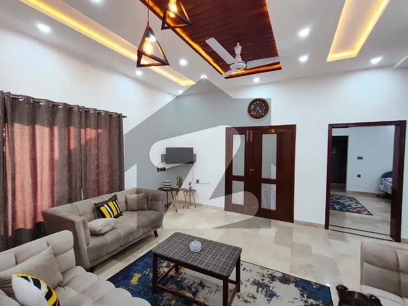 10 Marla Triple Storey Well Furnished House For Sale In Kohinoor Town, Hockey Stadium Road Faisalabad