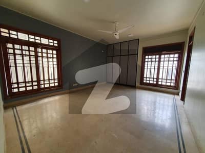 600 Sq Yard Commercial House Available For Rent In Ideal Location Clifton Block 2