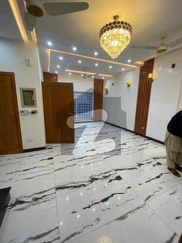 ڈی ایچ اے 11 رہبر فیز 2 ڈی ایچ اے 11 رہبر,لاہور میں 3 کمروں کا 5 مرلہ مکان 60.0 ہزار میں کرایہ پر دستیاب ہے۔
