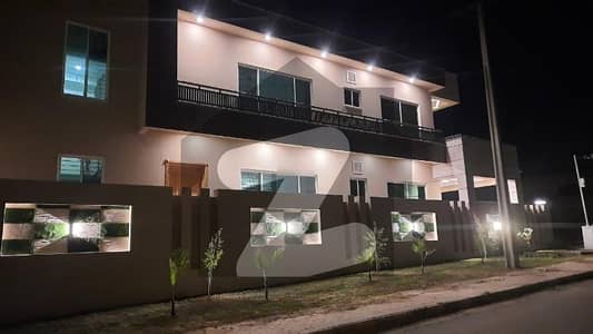 4500 Square Feet House In Margalla View Housing Society