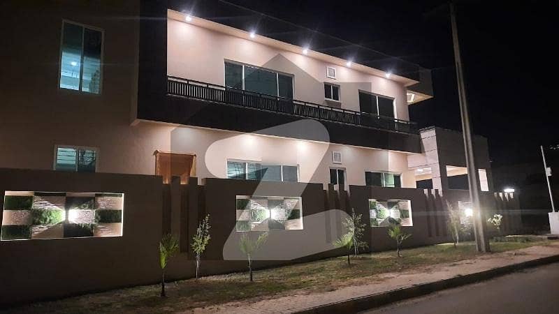 مارگلہ ویو ہاؤسنگ سوسائٹی ڈی ۔ 17,اسلام آباد میں 6 کمروں کا 1 کنال مکان 6.7 کروڑ میں برائے فروخت۔