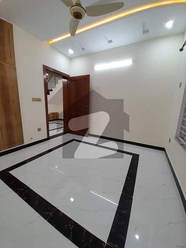 2 Bedrooms Flat Available For Rent in G-13 Islamabad