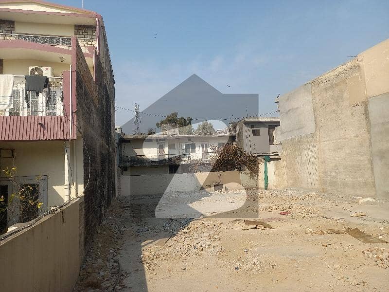 Sun Face 40x80 Plot For Sale In Closed End Street